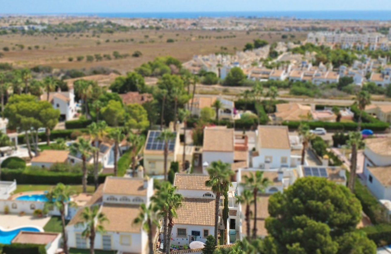 Resale - Villa -
Orihuela Costa - Costa Blanca