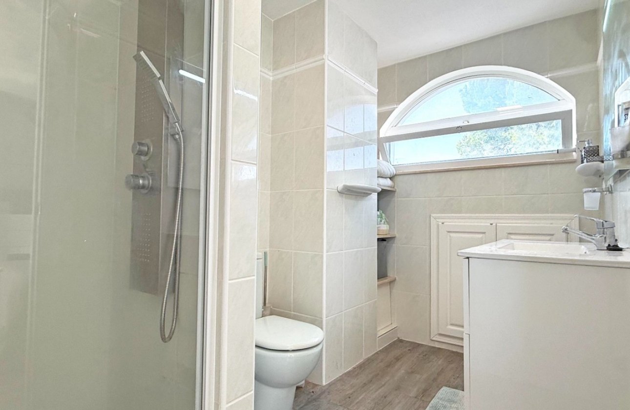 Resale - Villa -
Orihuela Costa - Costa Blanca