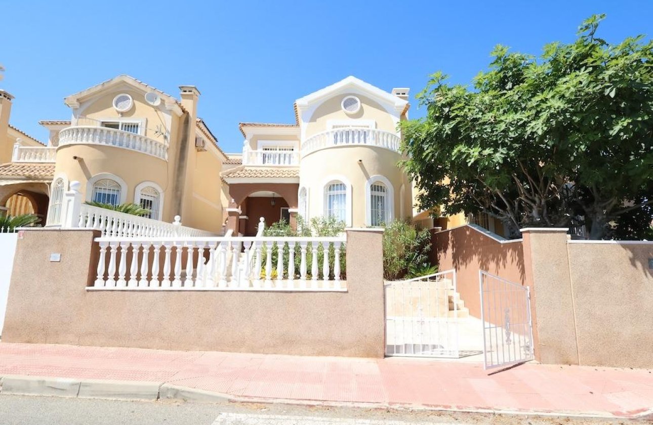 Resale - Villa -
Orihuela Costa - Costa Blanca