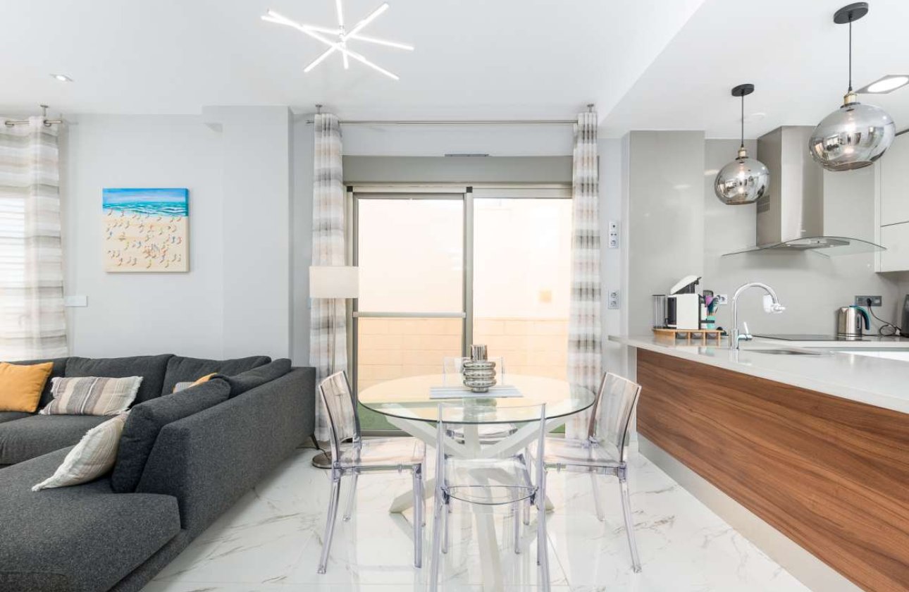 Resale - Villa -
Orihuela Costa - Costa Blanca
