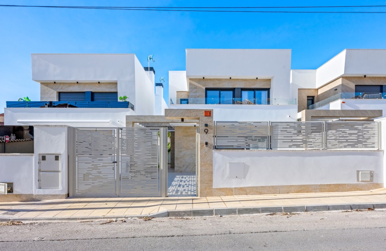 Resale - Villa -
Orihuela Costa - Costa Blanca