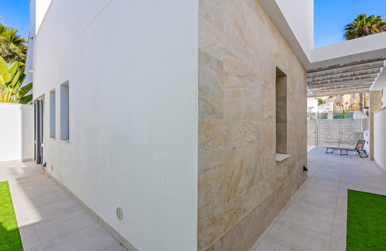 Resale - Villa -
Orihuela Costa - Costa Blanca