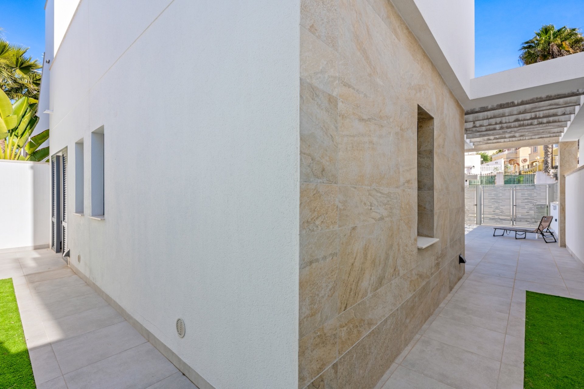 Resale - Villa -
Orihuela Costa - Costa Blanca