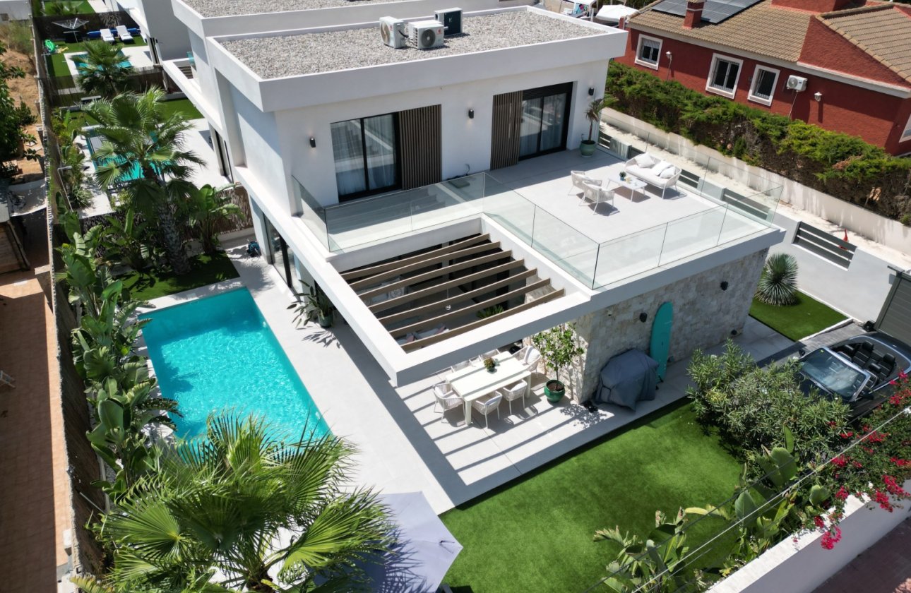 Resale - Villa -
Orihuela Costa - Costa Blanca