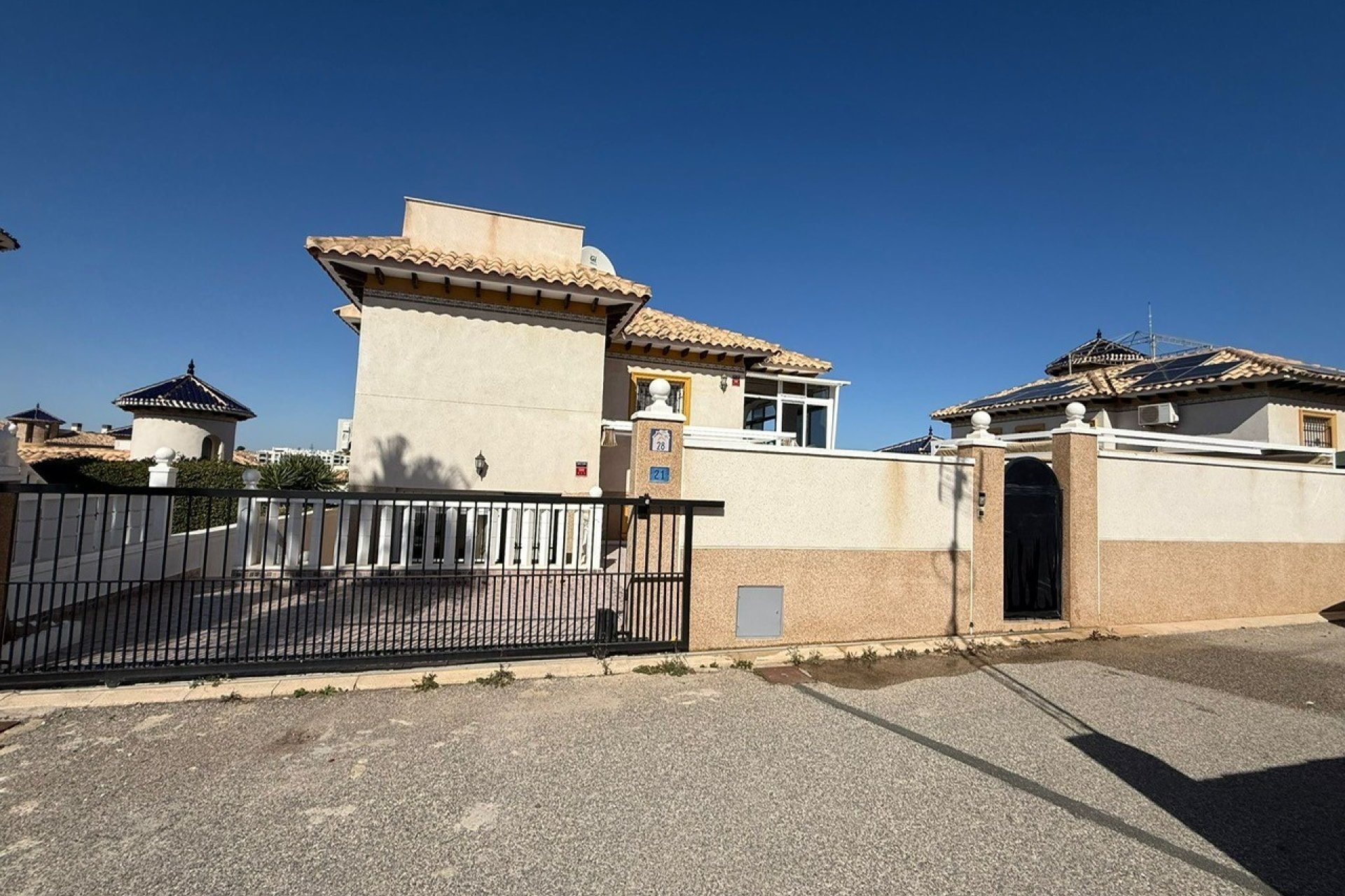 Resale - Villa -
Orihuela Costa - Costa Blanca