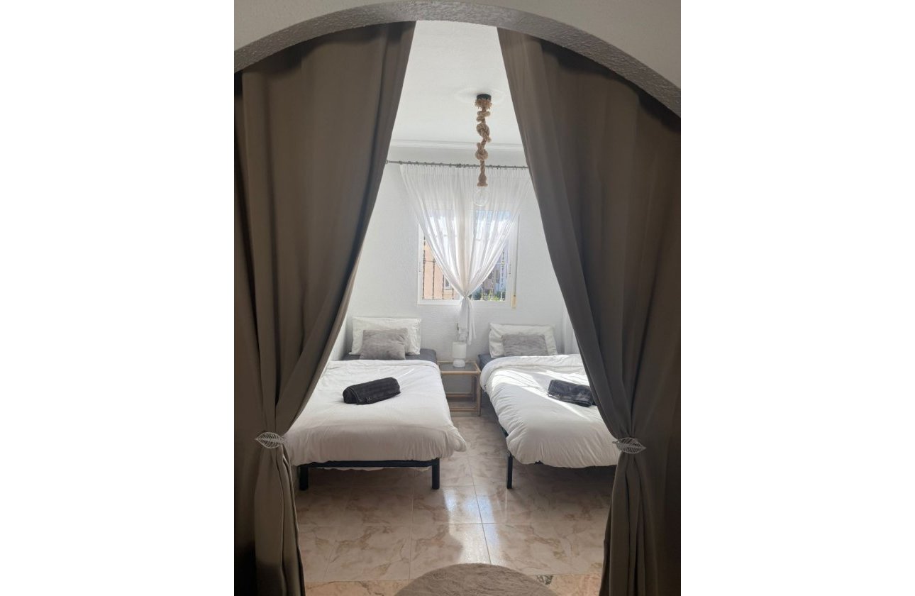 Resale - Villa -
Orihuela Costa - Costa Blanca