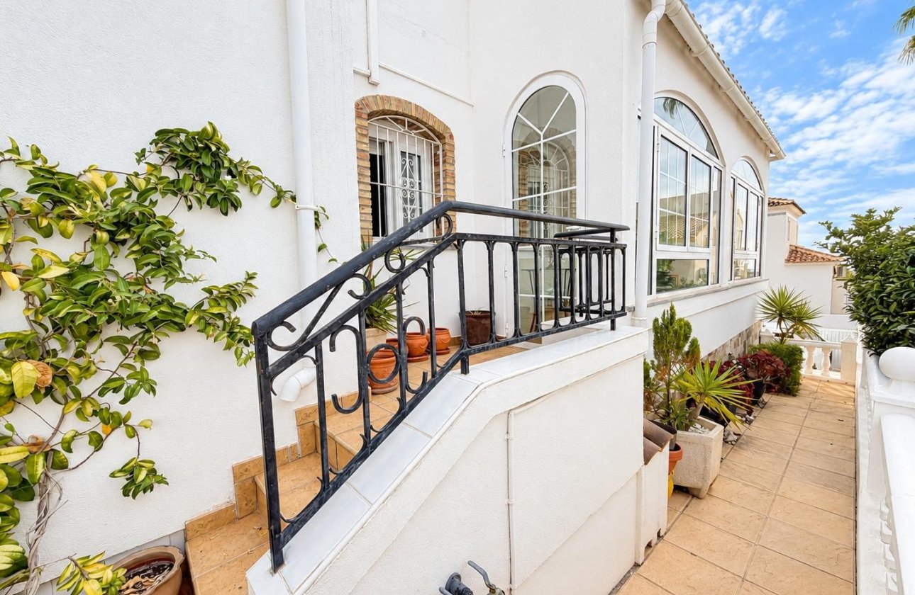 Resale - Villa -
Orihuela Costa - Costa Blanca