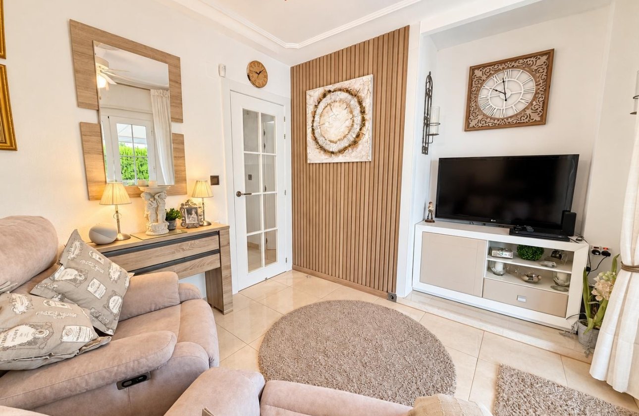 Resale - Villa -
Orihuela Costa - Costa Blanca