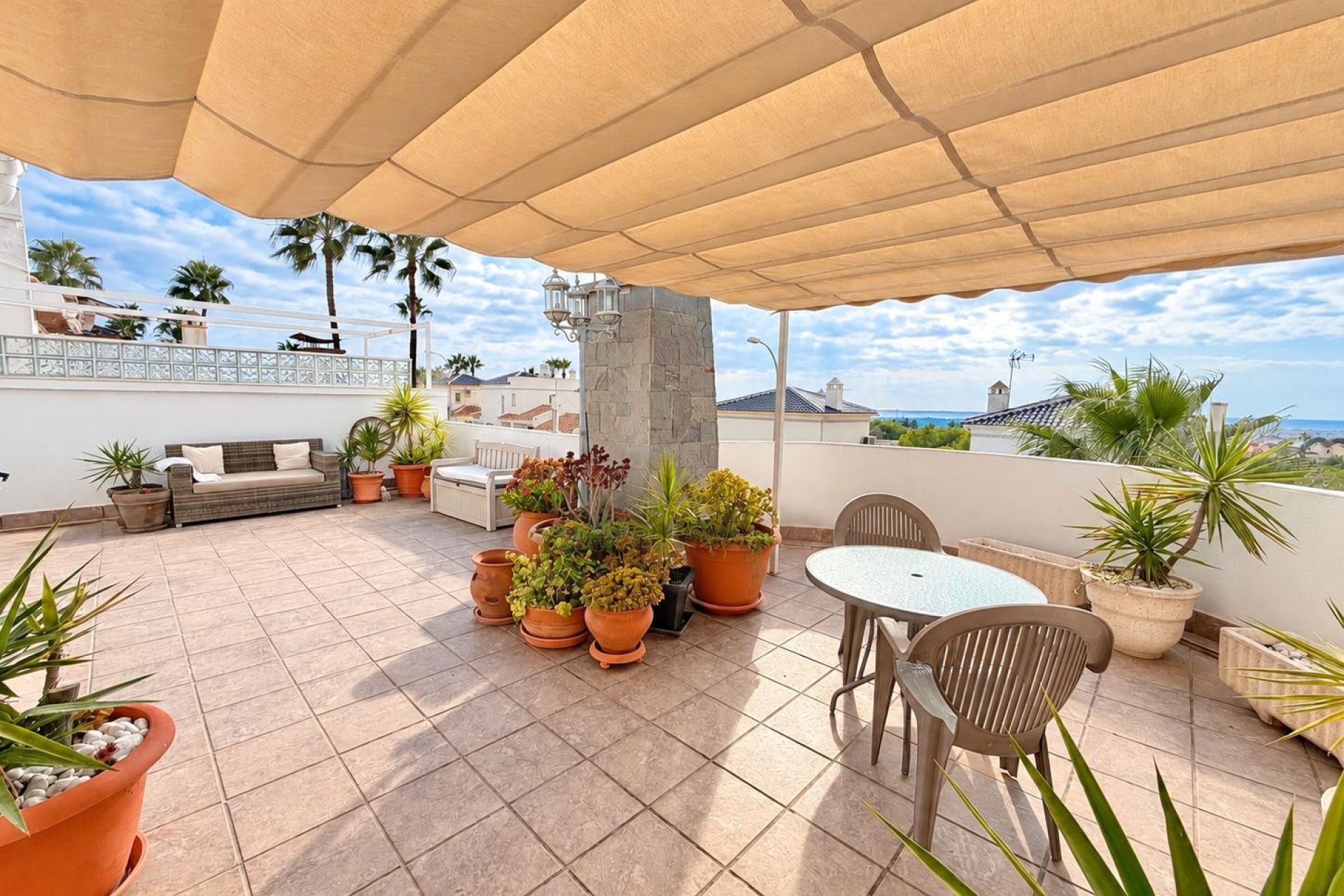 Resale - Villa -
Orihuela Costa - Costa Blanca