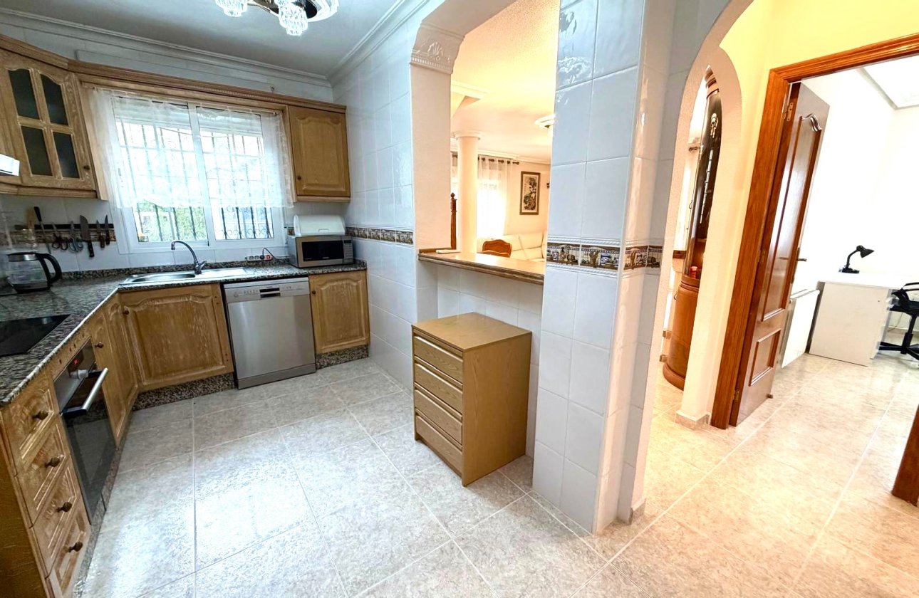 Resale - Villa -
Orihuela Costa - Costa Blanca