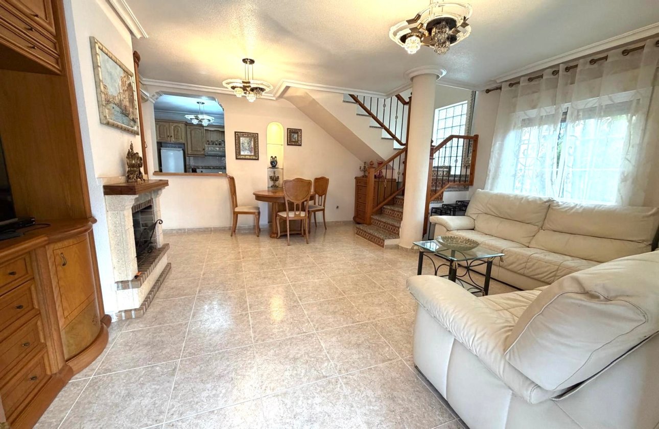 Resale - Villa -
Orihuela Costa - Costa Blanca