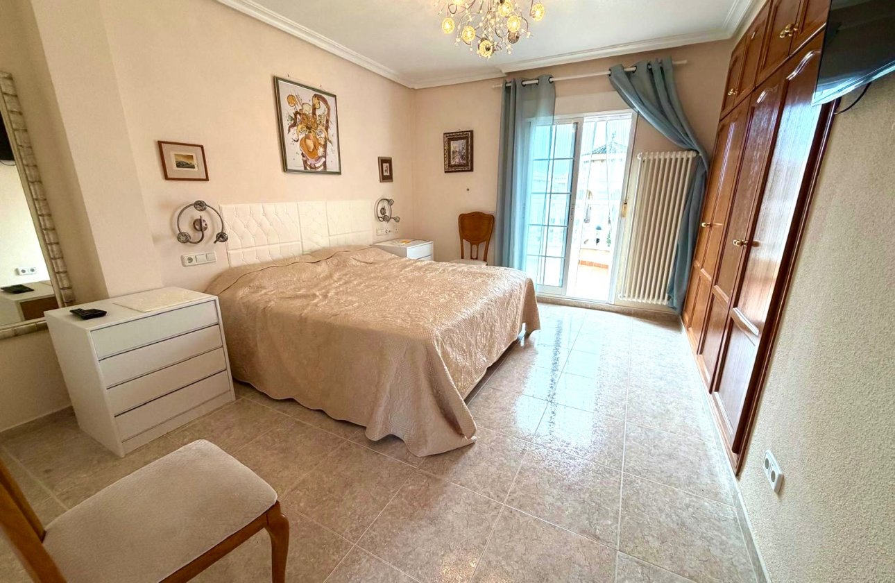 Resale - Villa -
Orihuela Costa - Costa Blanca