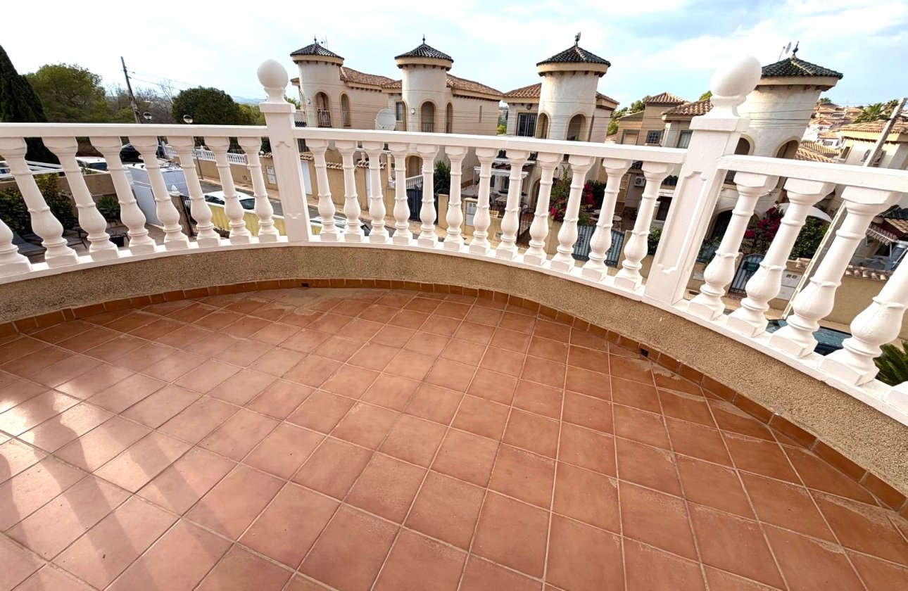 Resale - Villa -
Orihuela Costa - Costa Blanca