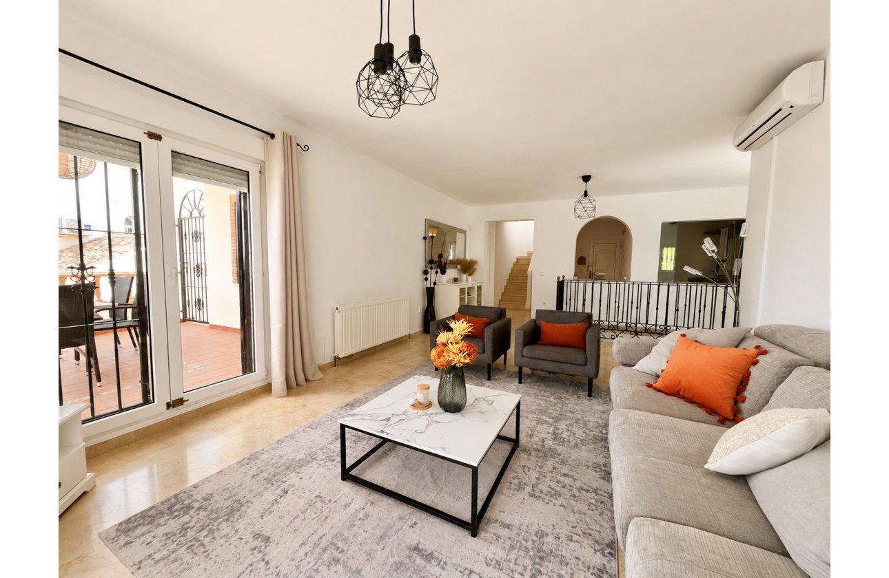 Resale - Villa -
Orihuela Costa - Costa Blanca