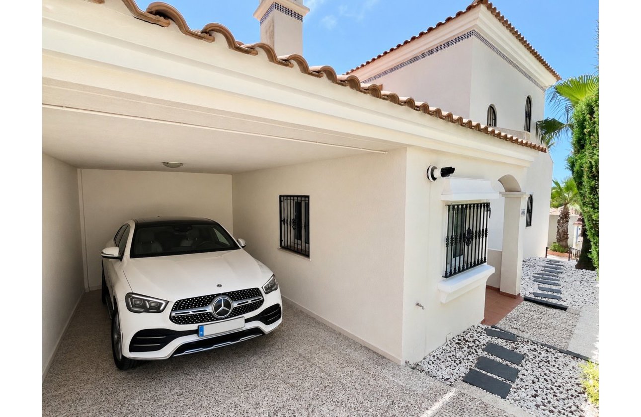 Resale - Villa -
Orihuela Costa - Costa Blanca