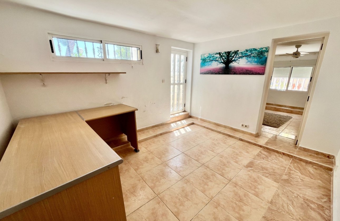 Resale - Villa -
Orihuela Costa - Costa Blanca