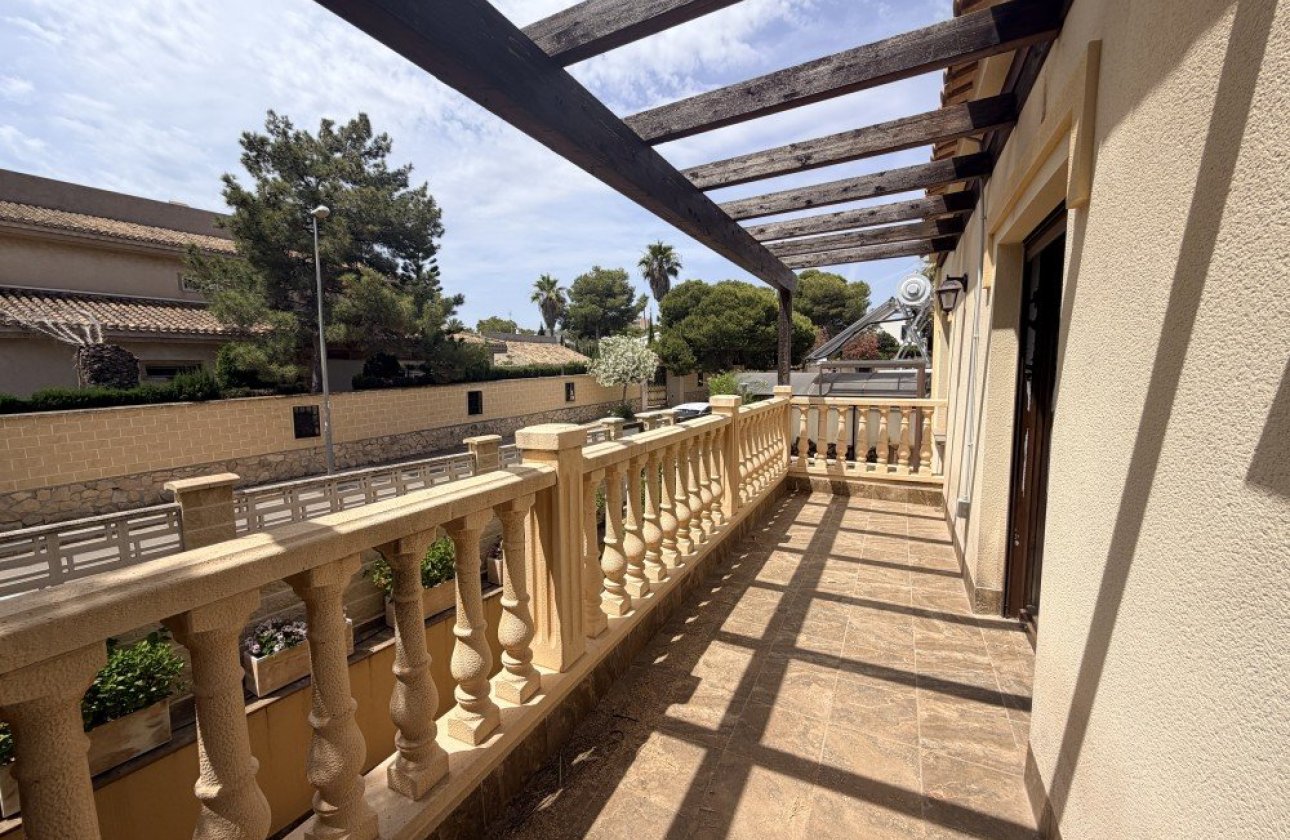 Resale - Villa -
Orihuela Costa - Costa Blanca