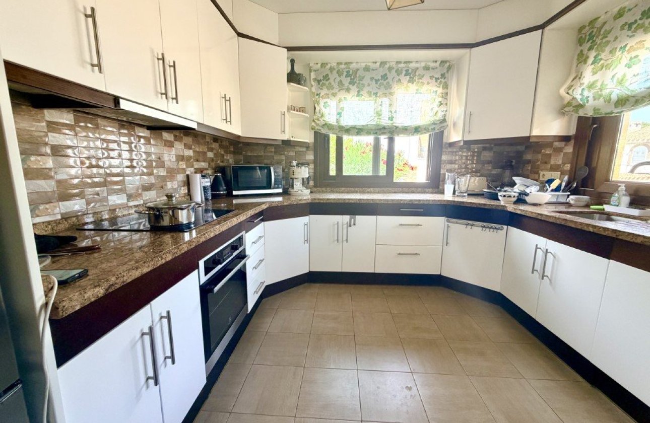 Resale - Villa -
Orihuela Costa - Costa Blanca