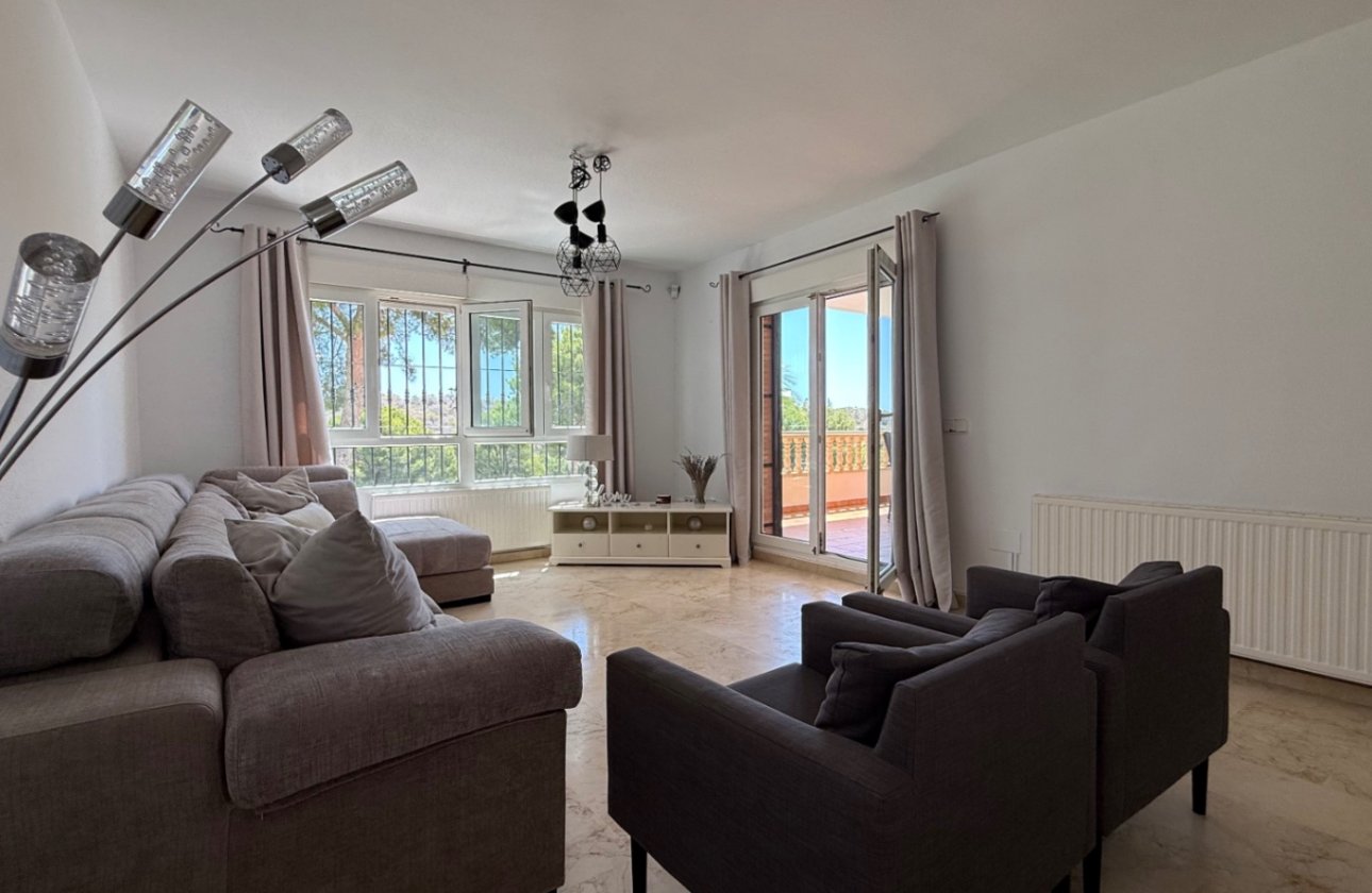 Resale - Villa -
Orihuela Costa - Costa Blanca
