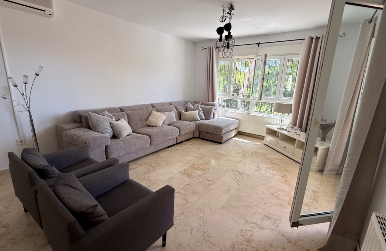 Resale - Villa -
Orihuela Costa - Costa Blanca