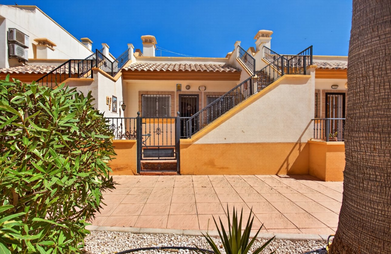 Resale - Villa -
Orihuela Costa - Costa Blanca