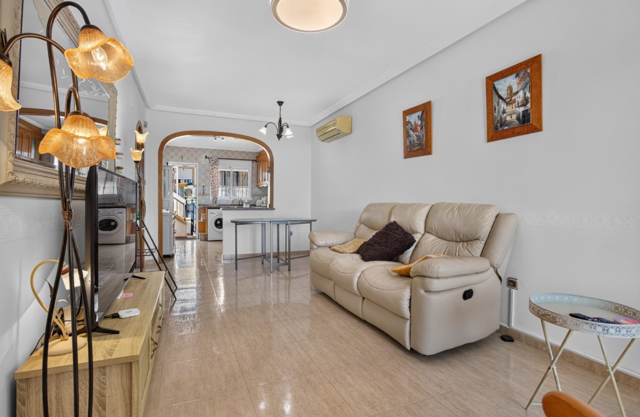 Resale - Villa -
Orihuela Costa - Costa Blanca