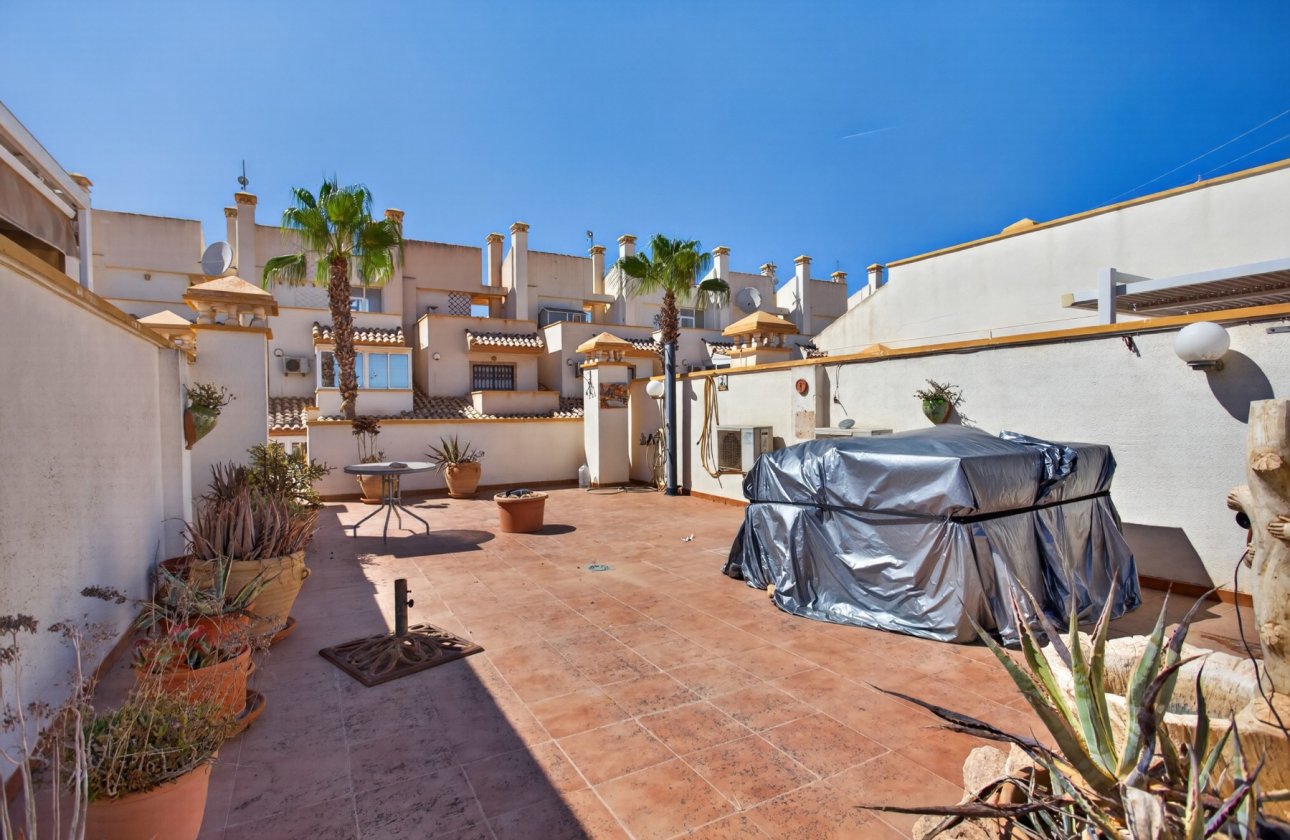 Resale - Villa -
Orihuela Costa - Costa Blanca