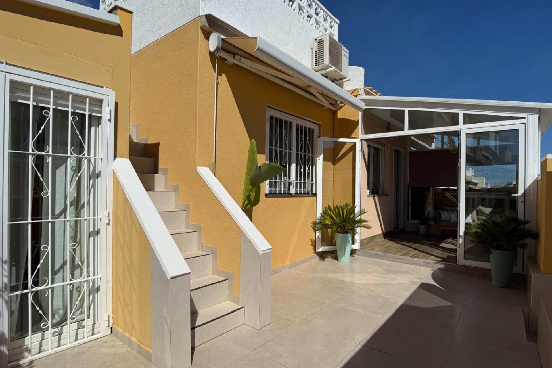 Resale - Villa -
Orihuela Costa - Costa Blanca