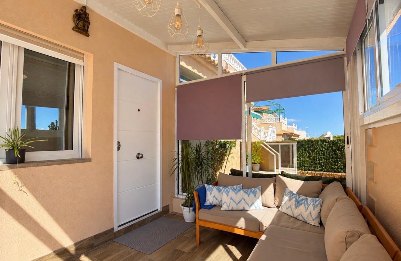 Resale - Villa -
Orihuela Costa - Costa Blanca