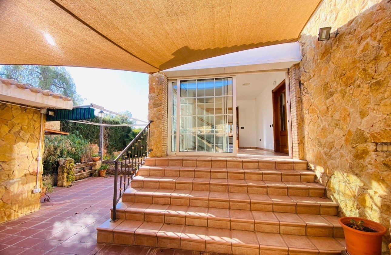 Resale - Villa -
Orihuela Costa - La Florida