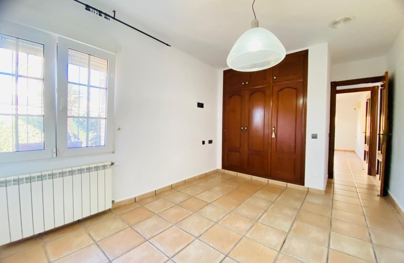 Resale - Villa -
Orihuela Costa - La Florida