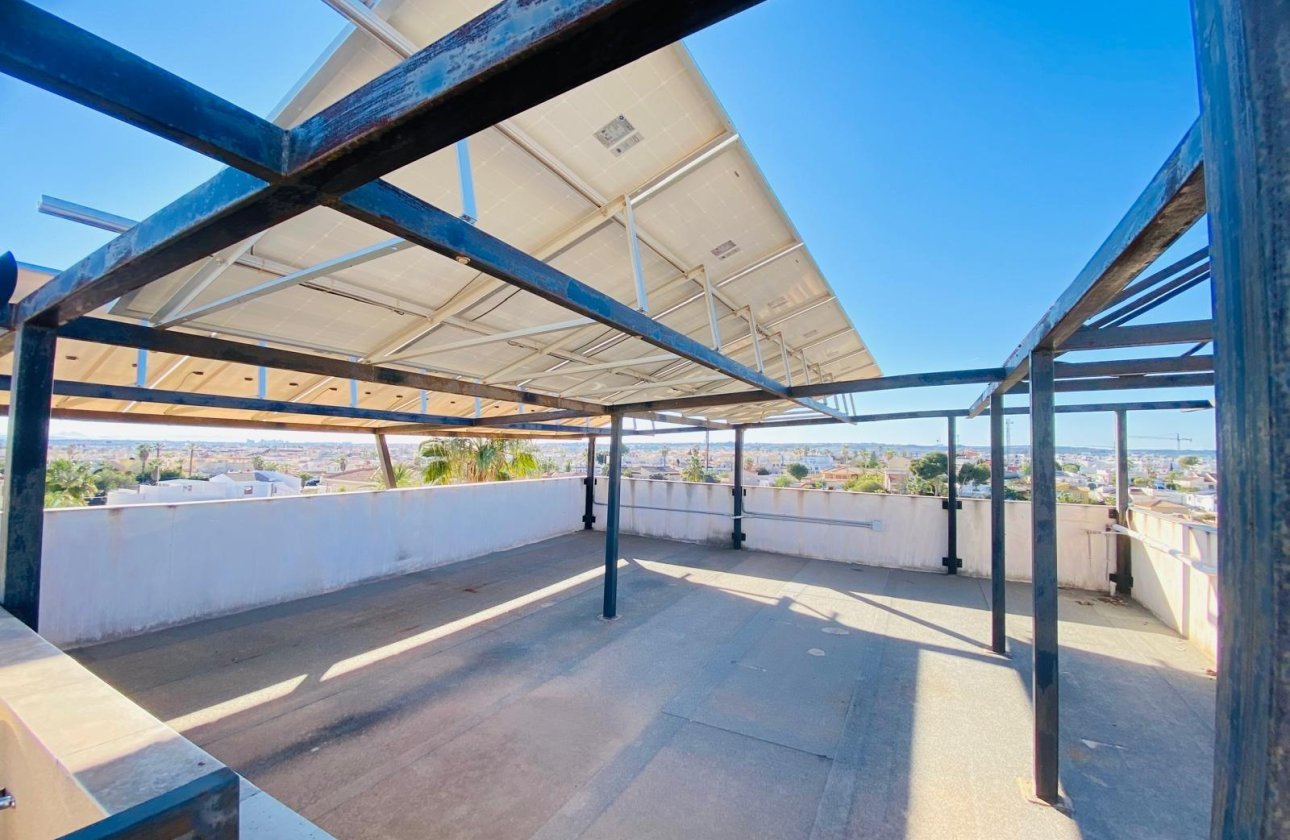 Resale - Villa -
Orihuela Costa - La Florida