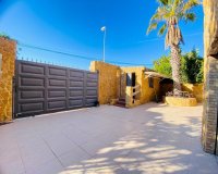 Resale - Villa -
Orihuela Costa - La Florida