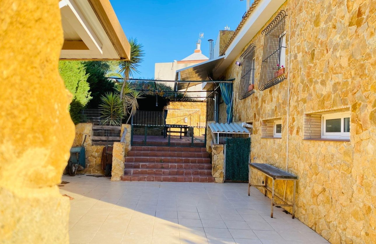 Resale - Villa -
Orihuela Costa - La Florida