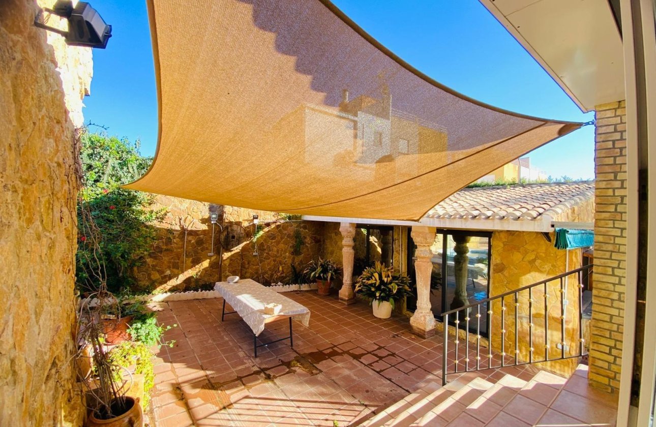 Resale - Villa -
Orihuela Costa - La Florida