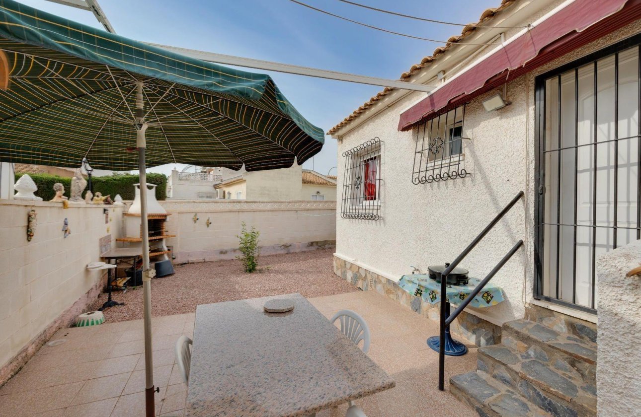 Resale - Villa -
Orihuela Costa - La Florida