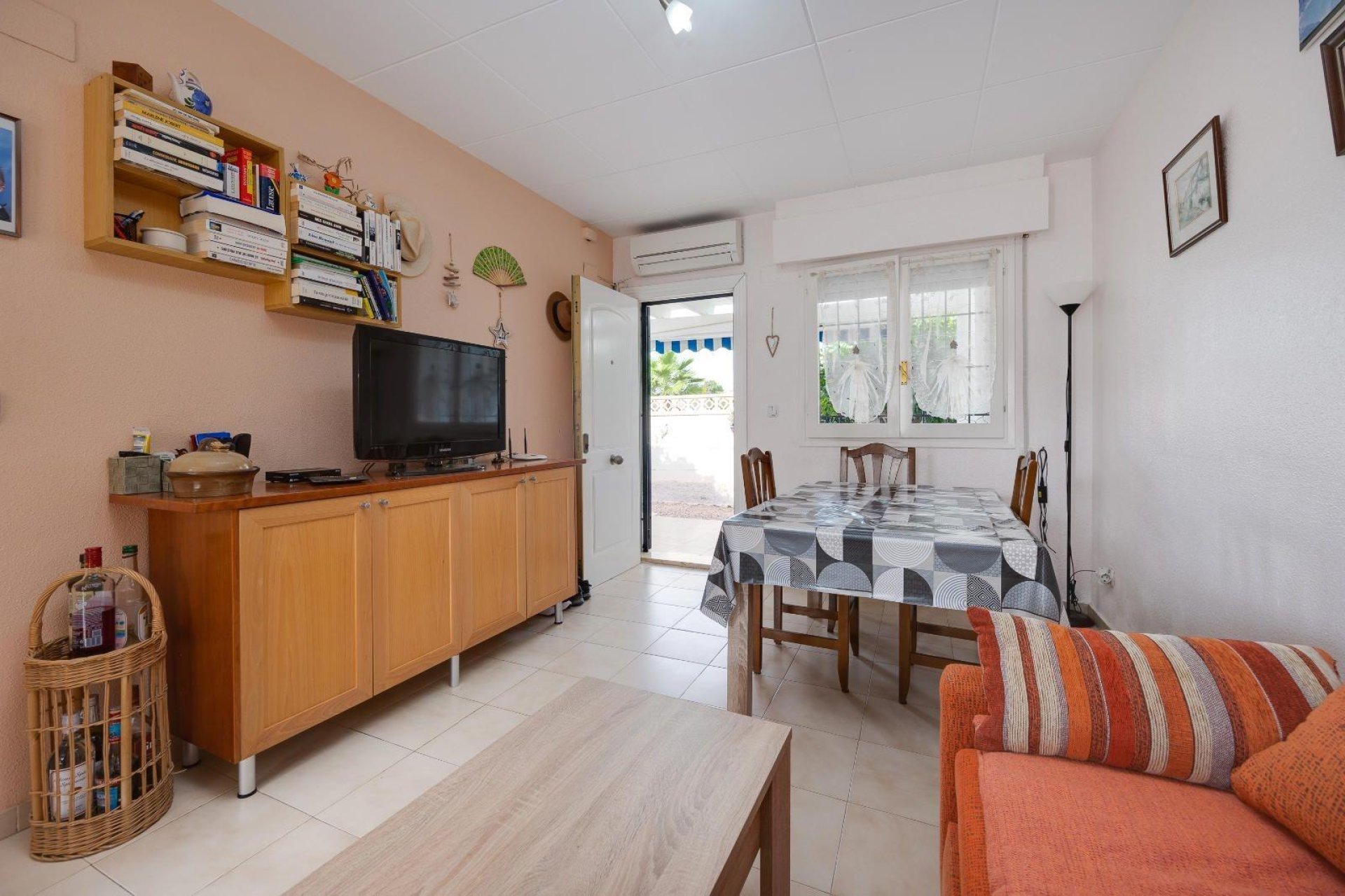 Resale - Villa -
Orihuela Costa - La Florida