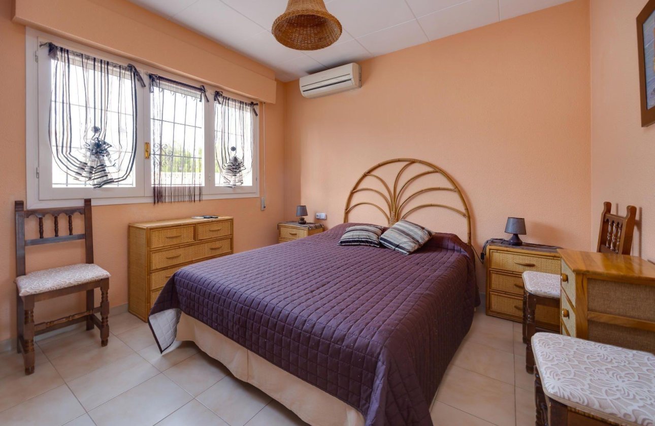 Resale - Villa -
Orihuela Costa - La Florida