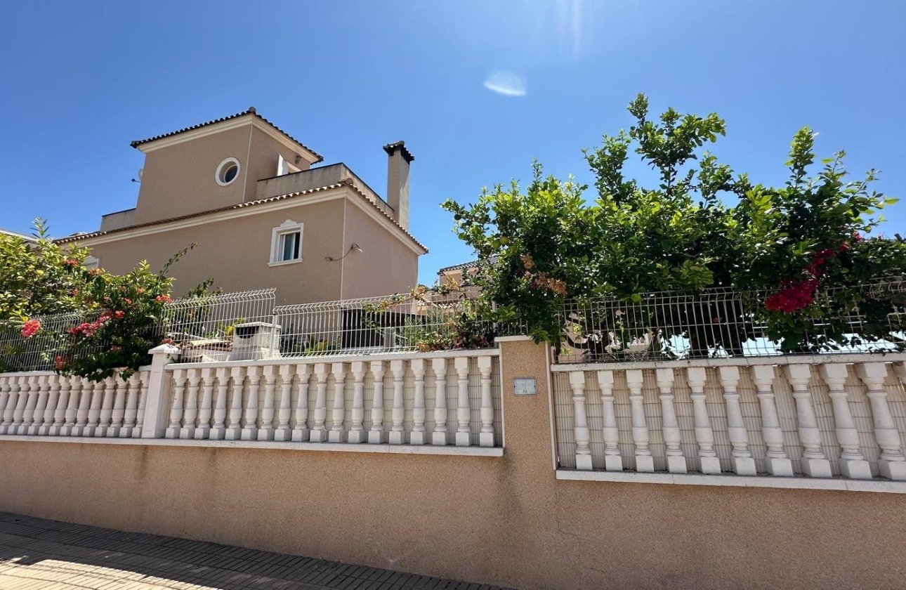 Resale - Villa -
Orihuela Costa - La Regia