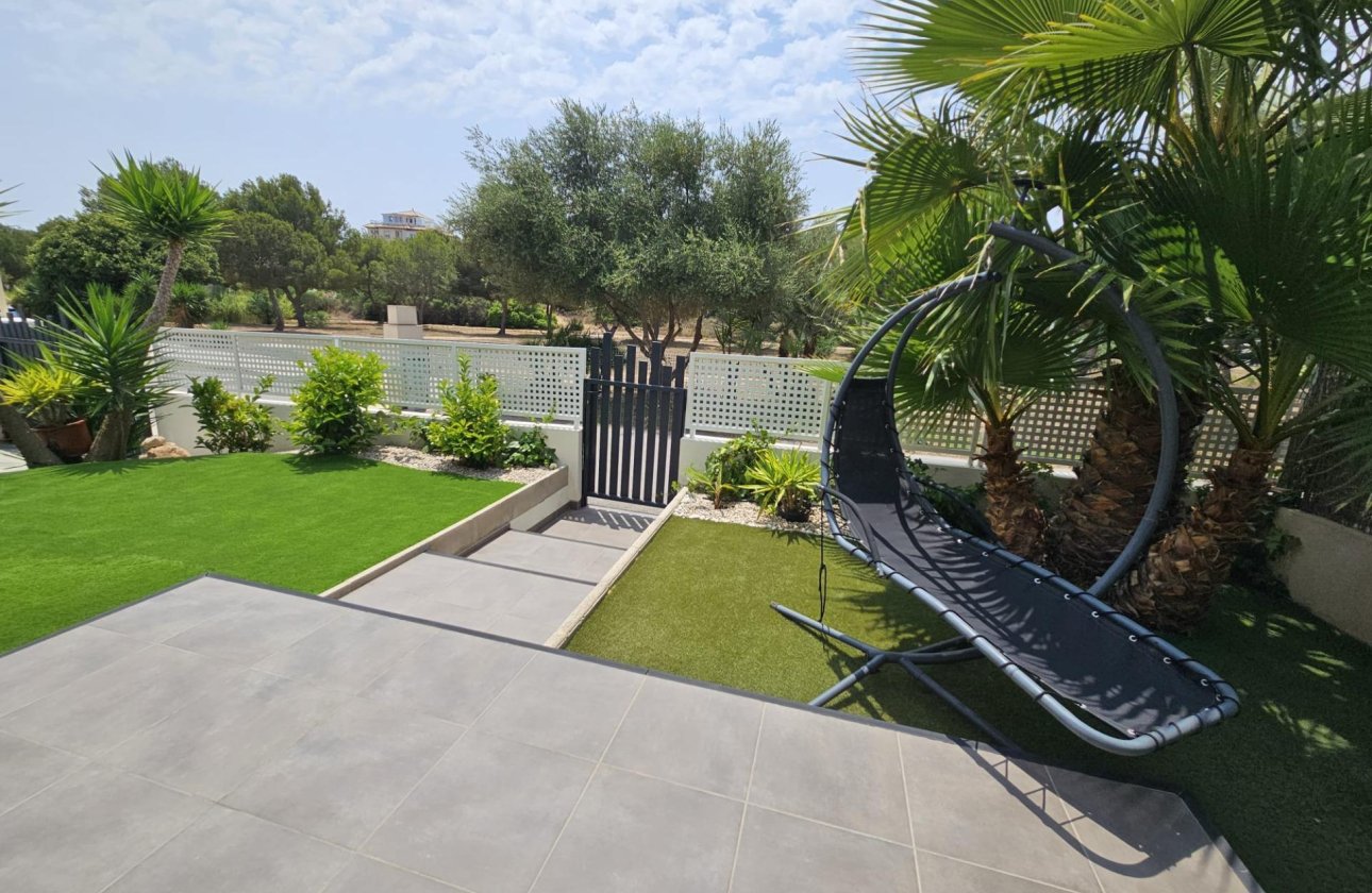 Resale - Villa -
Orihuela Costa - La Regia