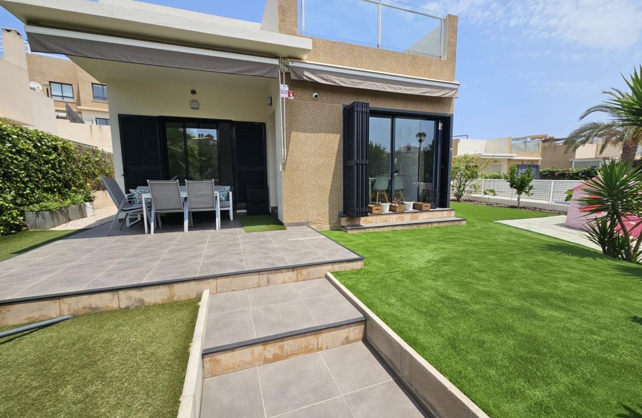 Resale - Villa -
Orihuela Costa - La Regia