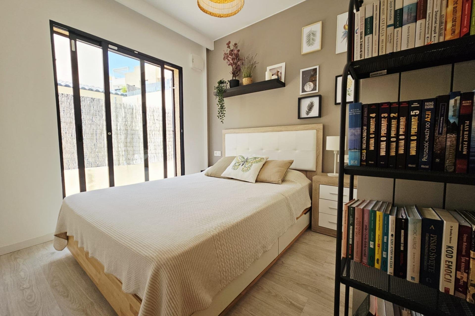 Resale - Villa -
Orihuela Costa - La Regia