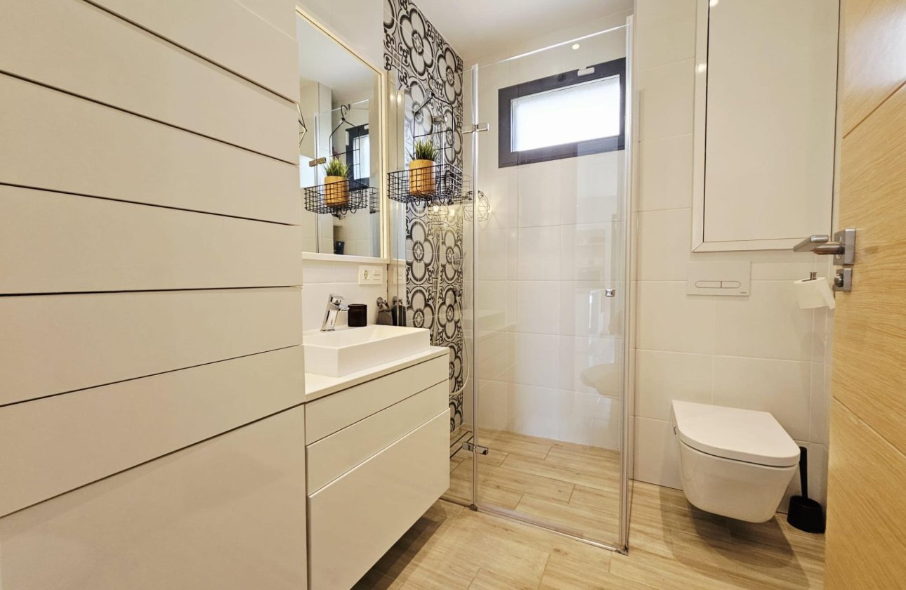 Resale - Villa -
Orihuela Costa - La Regia