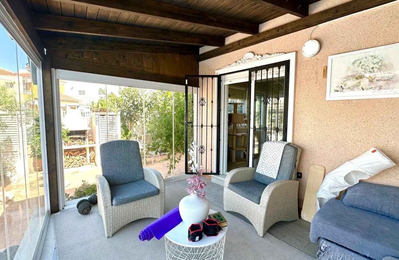 Resale - Villa -
Orihuela Costa - La Regia