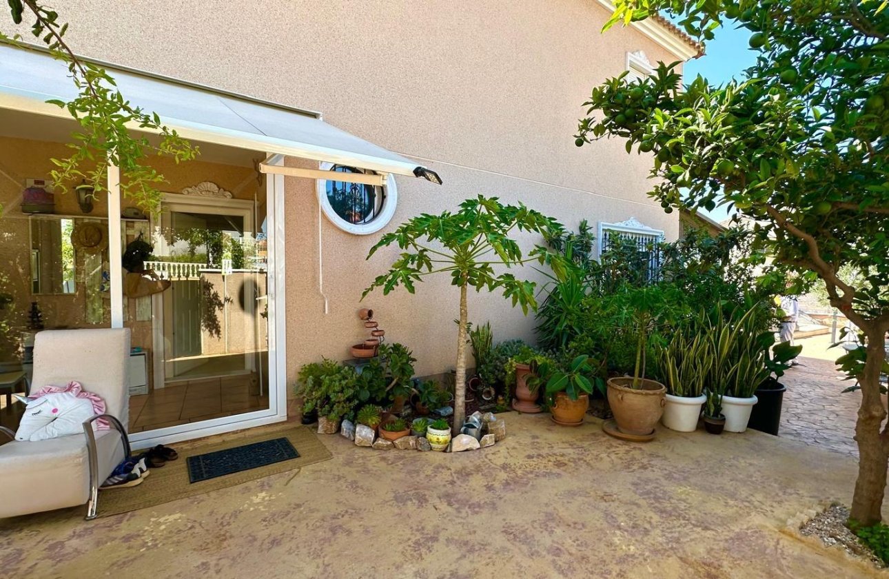 Resale - Villa -
Orihuela Costa - La Regia