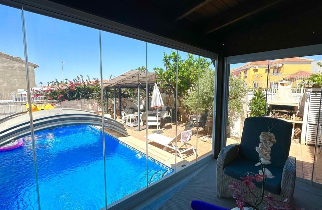 Resale - Villa -
Orihuela Costa - La Regia