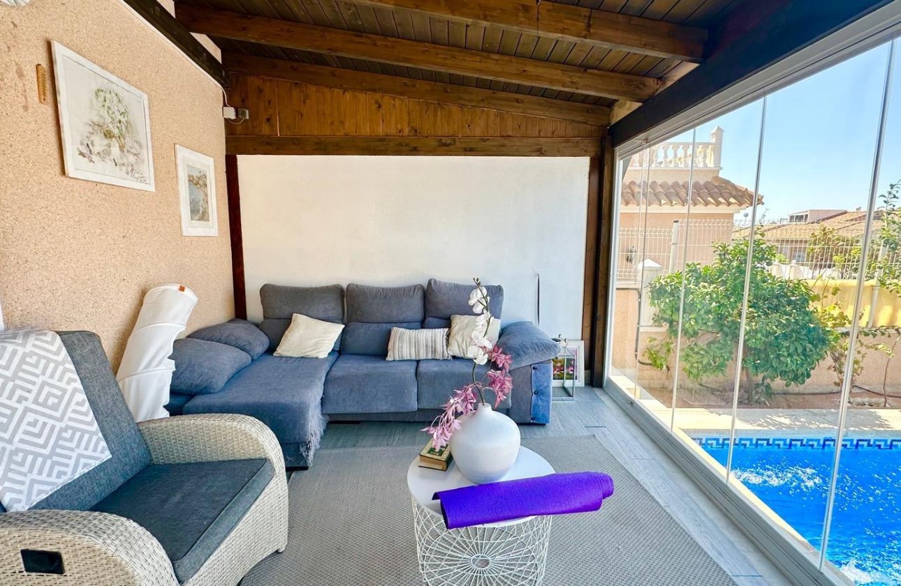 Resale - Villa -
Orihuela Costa - La Regia