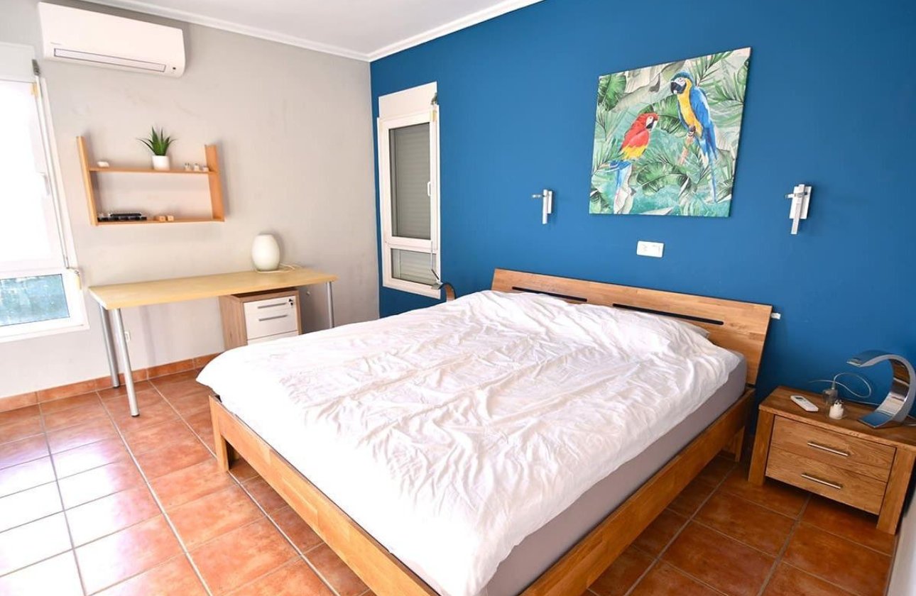 Resale - Villa -
Orihuela Costa - La Zenia