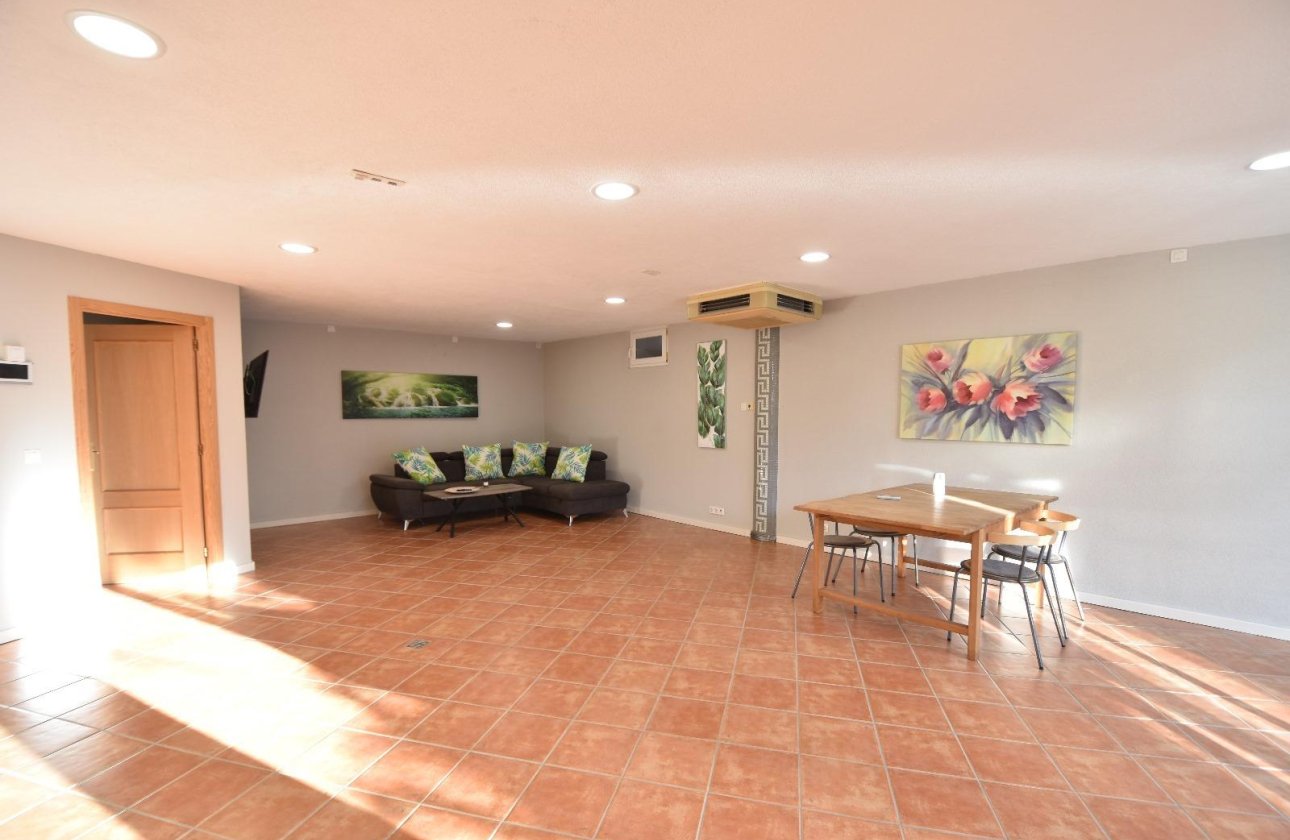 Resale - Villa -
Orihuela Costa - La Zenia