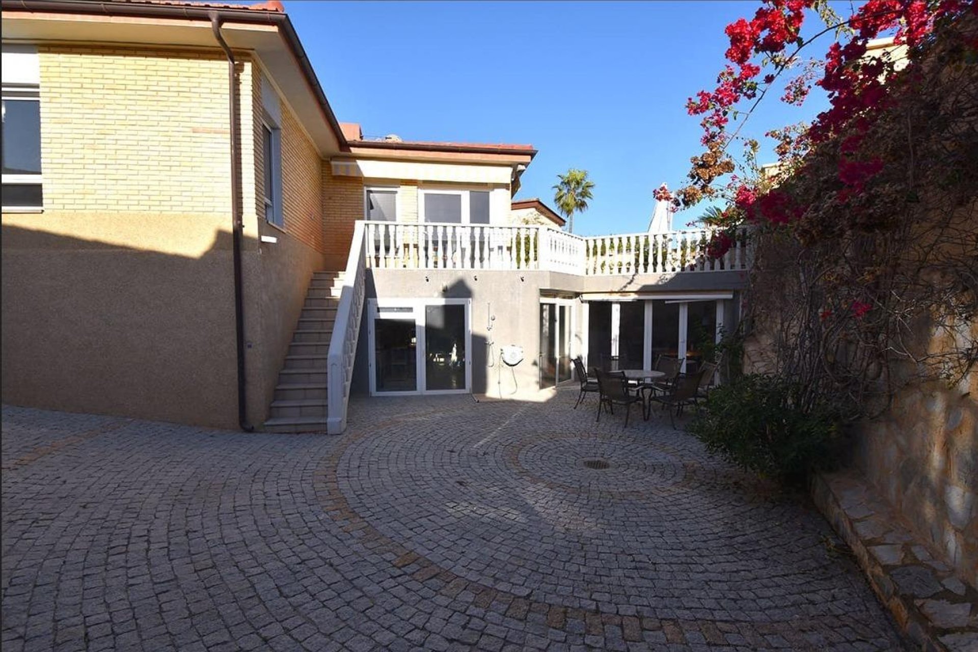 Resale - Villa -
Orihuela Costa - La Zenia